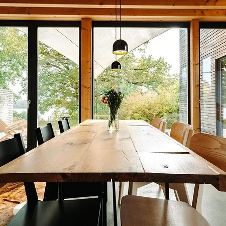 Ferienhaus-haus-uebersee * Schwarz (Mecklenburgische Seenplatte)